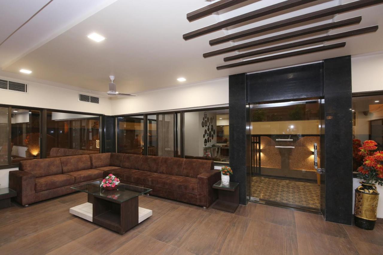 Capital O 36691 Hotel Aashirwad Inn Jabalpur Exteriör bild