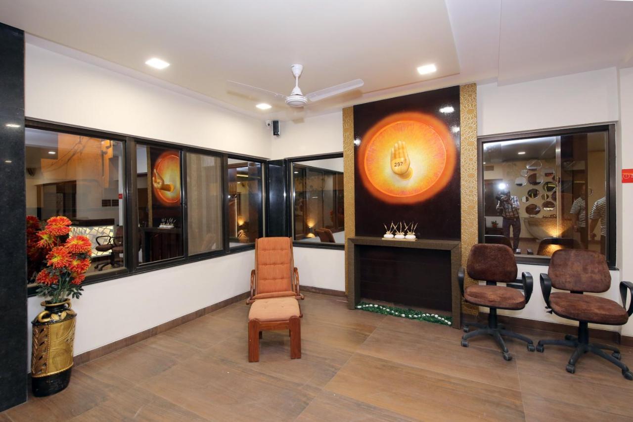 Capital O 36691 Hotel Aashirwad Inn Jabalpur Exteriör bild