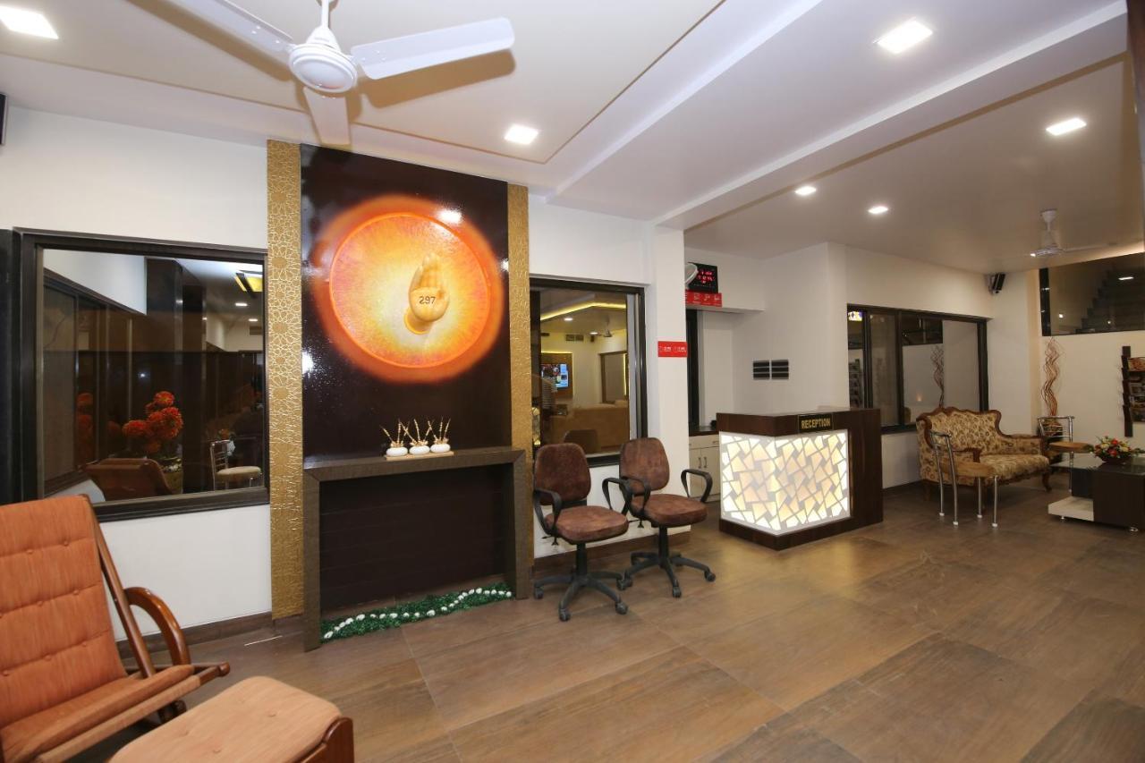 Capital O 36691 Hotel Aashirwad Inn Jabalpur Exteriör bild